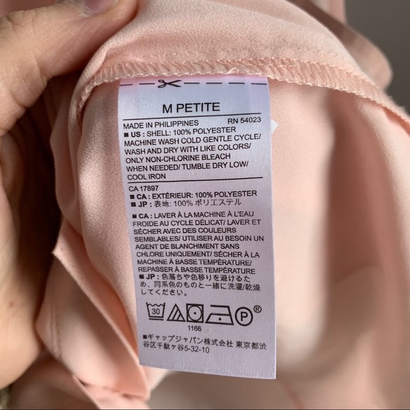 BANANA REPUBLIC sleeveless button down blouse - Picture 4 of 4